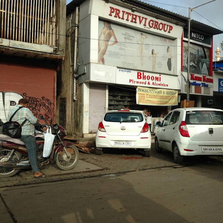 Showroom for Sale in S V Road Mumbai