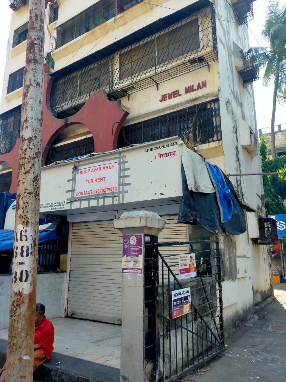 Shop for Rent in 30 Road Mumbai
