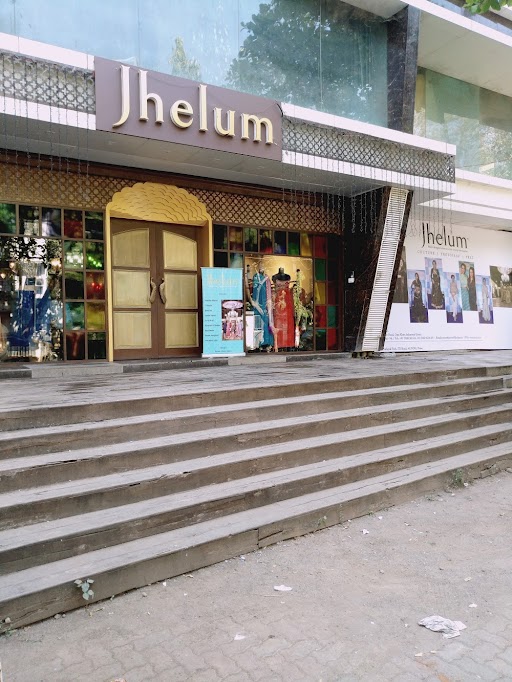 Showroom for Rent in S V Road Mumbai