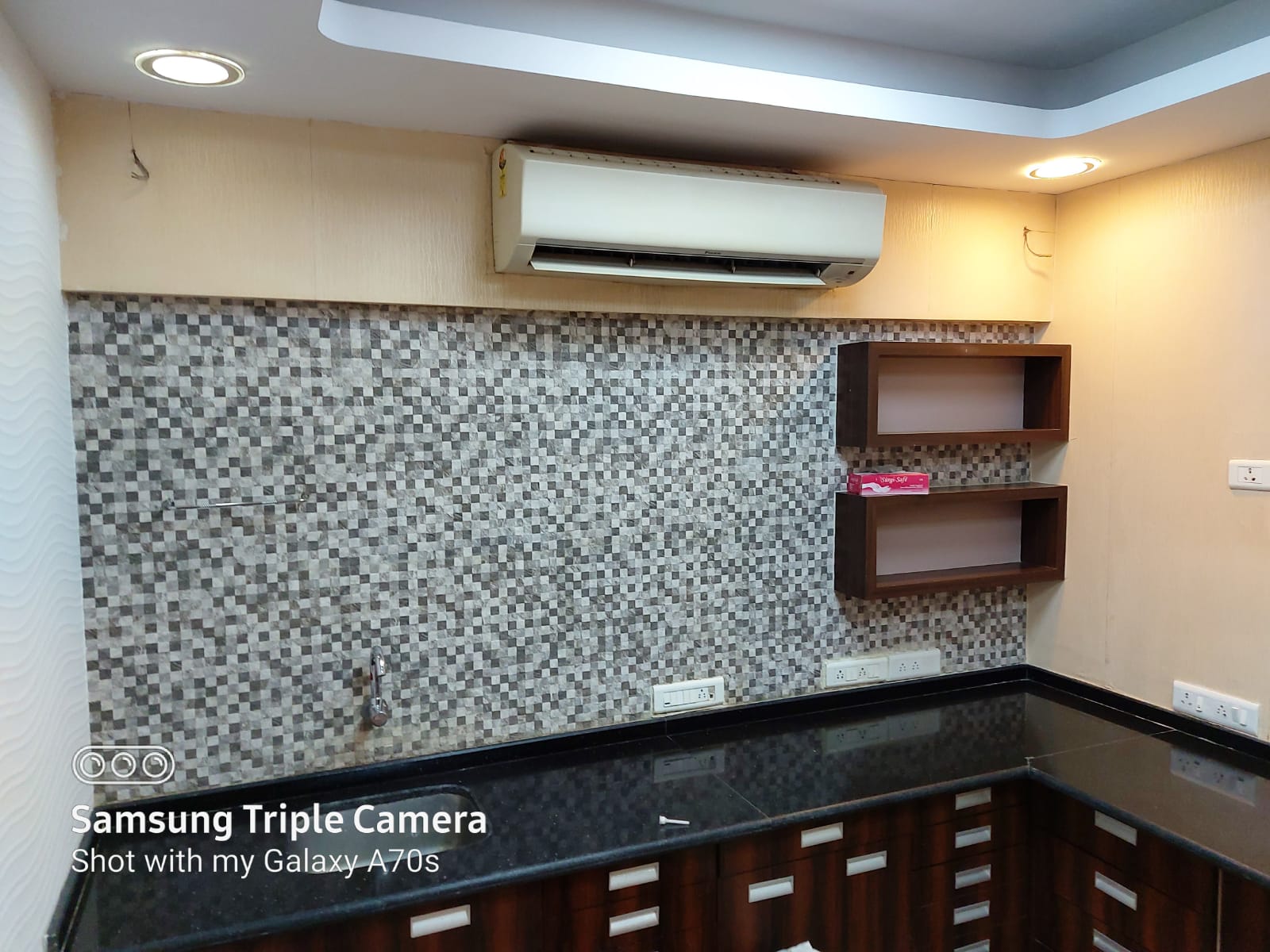 Office for Rent in Linking  Road Mumbai
