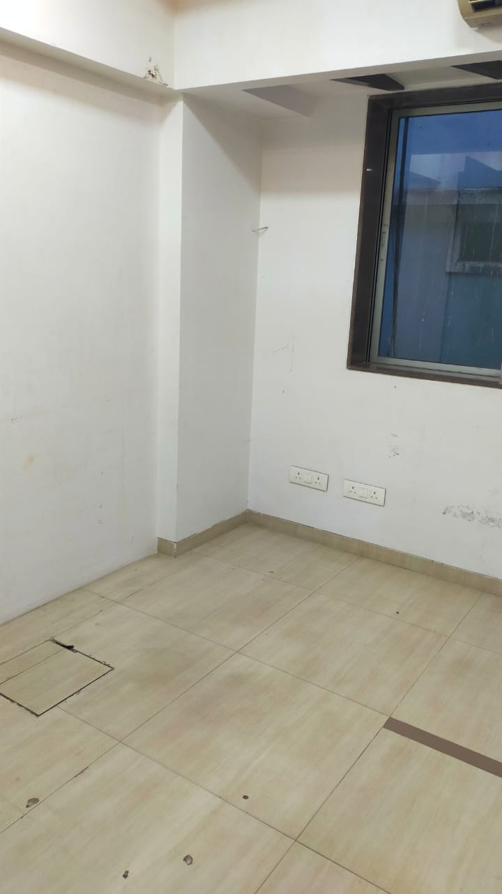 Office for Rent in S V Road Mumbai