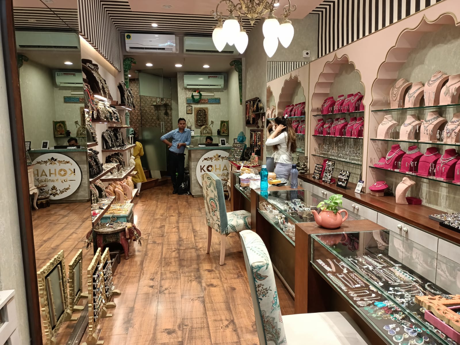 Showroom for Sale in Turner  Road Mumbai
