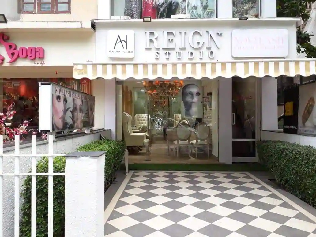 Shop for Rent in Bandra West Mumbai