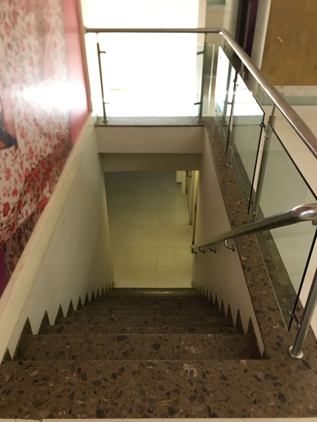 Showroom for Rent in S V Road Mumbai