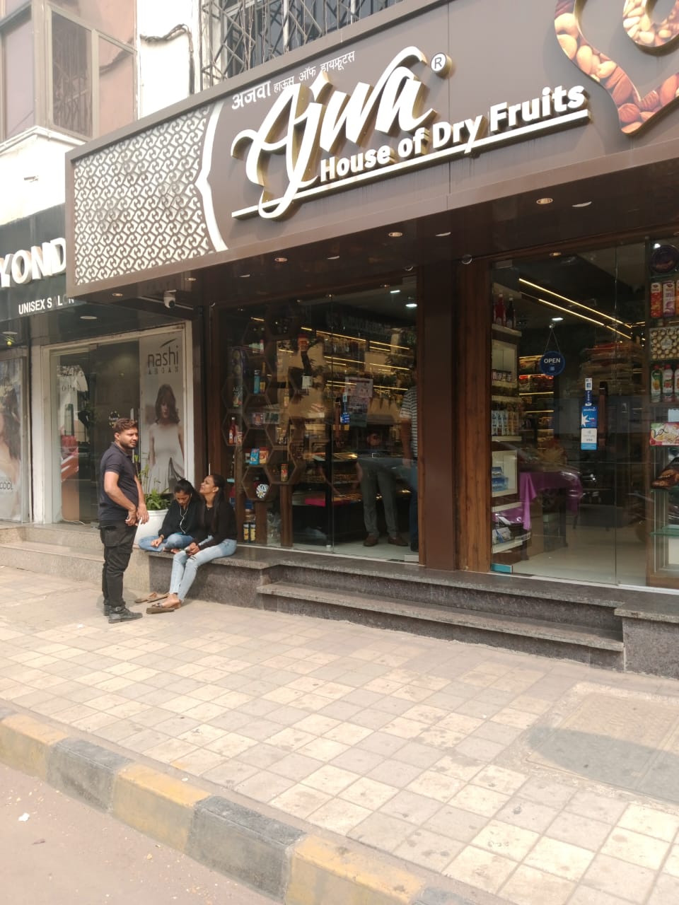 Shop for Rent in Bandra West Mumbai