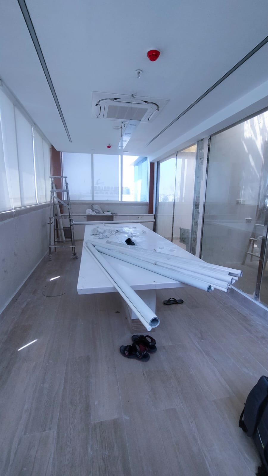 Office for Sale in Off Linking Road Mumbai