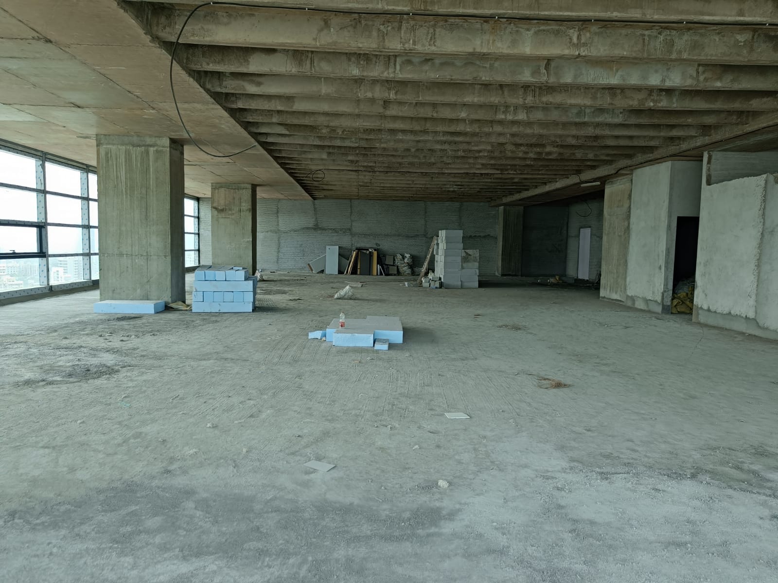 Office for Sale in Senapati Bapat  Marg Mumbai