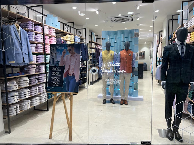 Shop for Rent in Khar West Mumbai