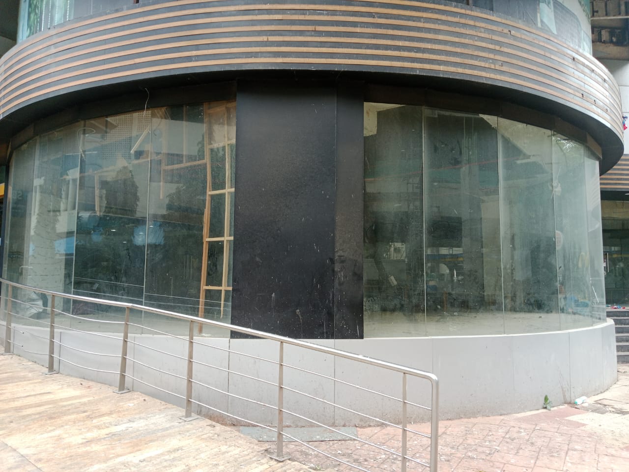 Showroom for Rent in Sion Trombay  Road Mumbai