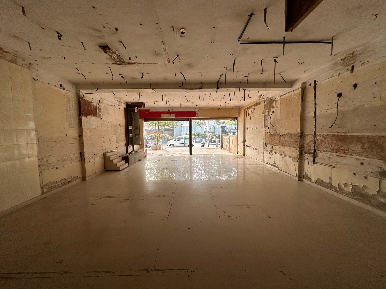 Shop for Rent in Mahul Road Mumbai