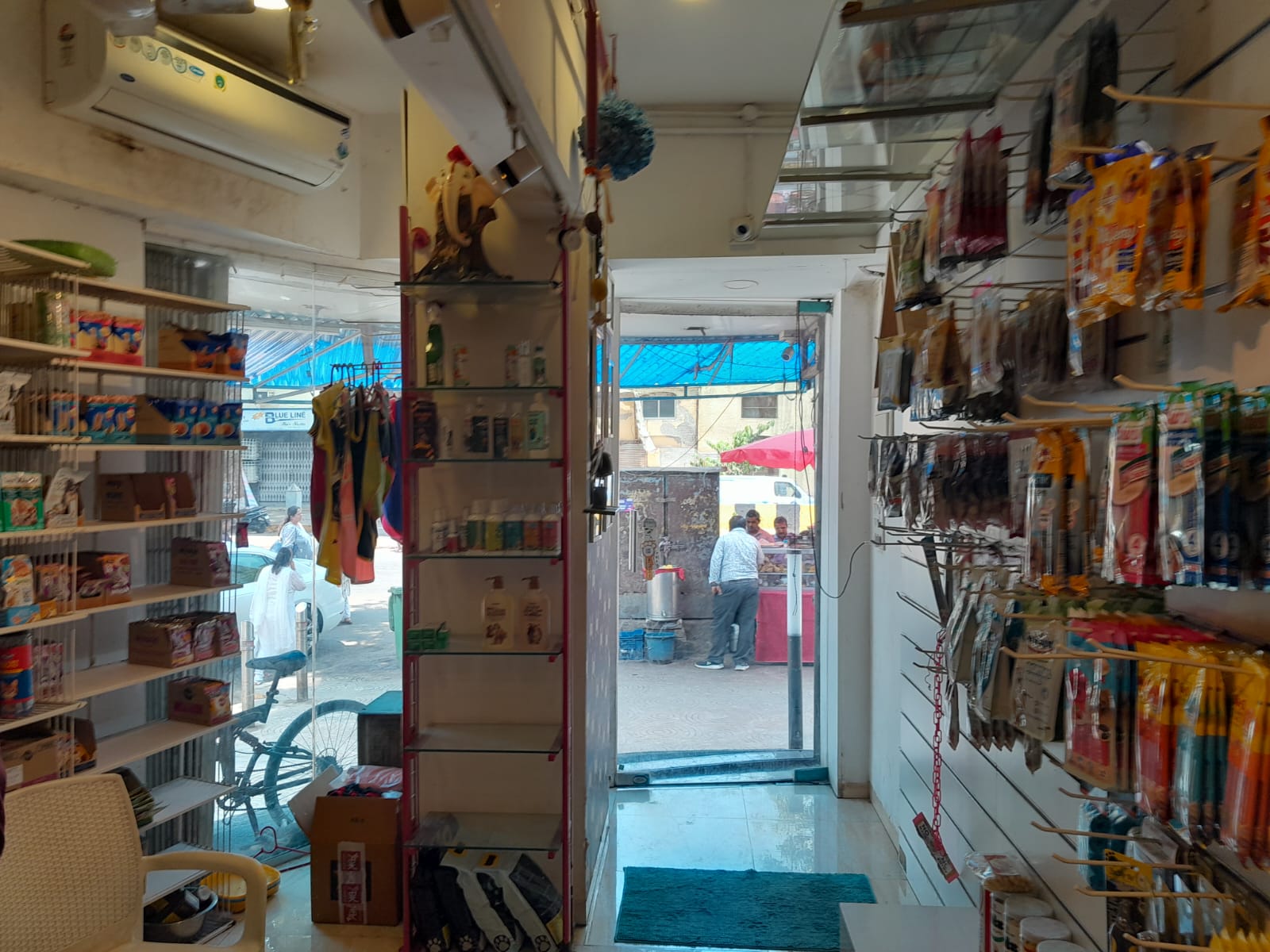 Shop for Sale in L J  Road Mumbai