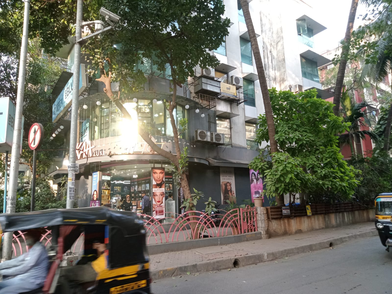 Showroom for Rent in Khar West Mumbai