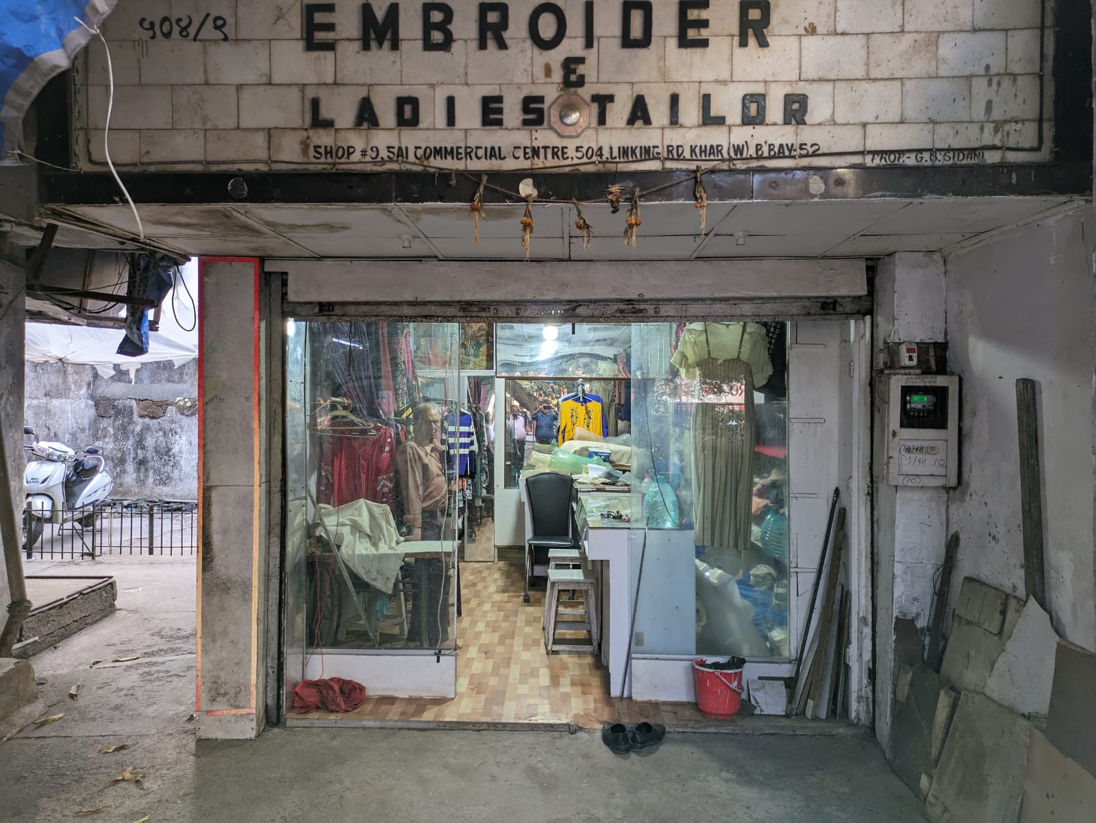 Shop for Rent in Khar West Mumbai