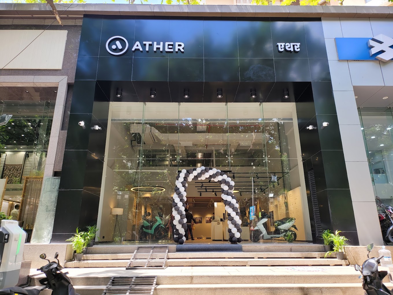 Showroom for Rent in Panchpakhadi Mumbai