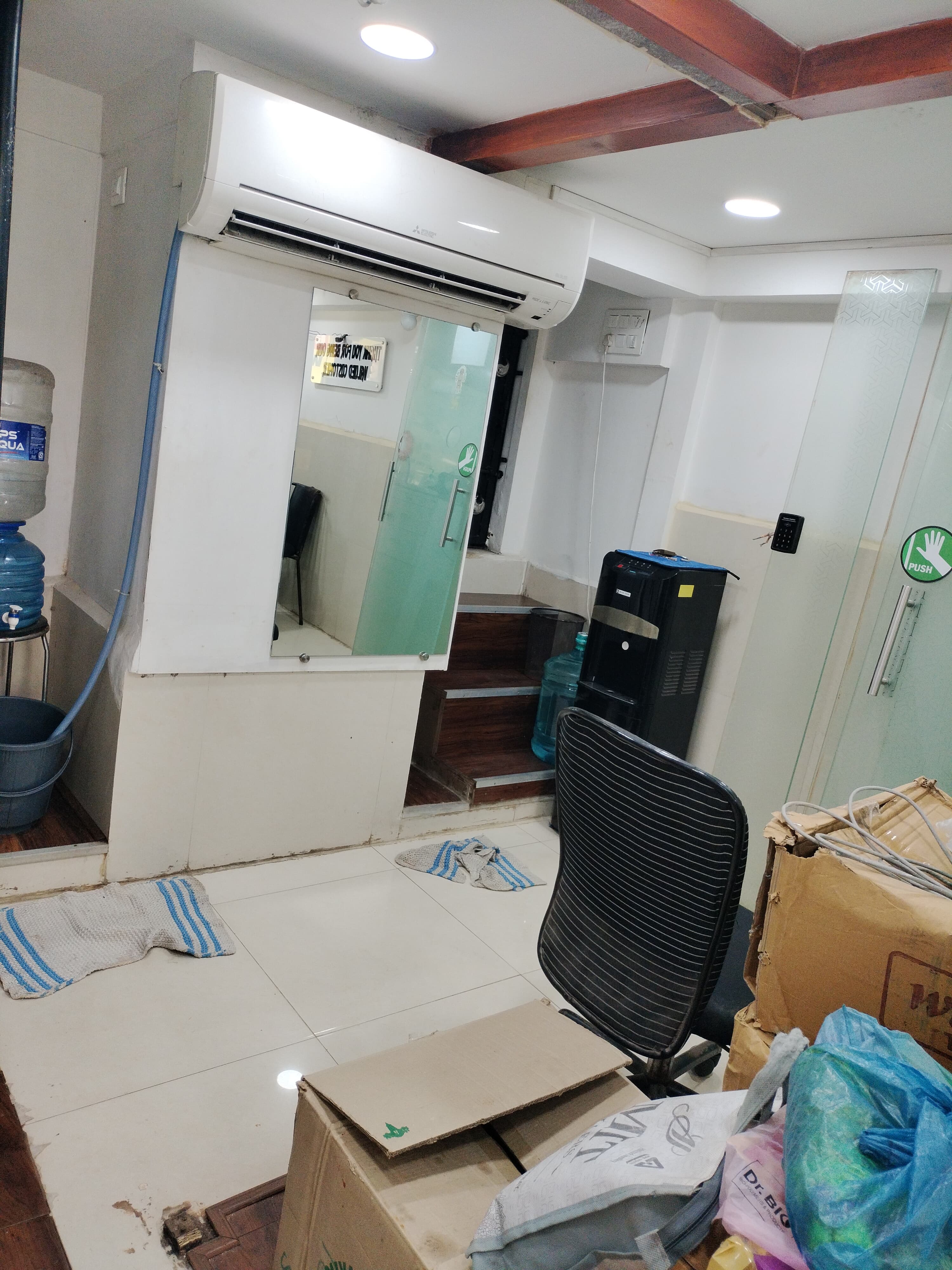 Shop for Rent in Linking  Road Mumbai