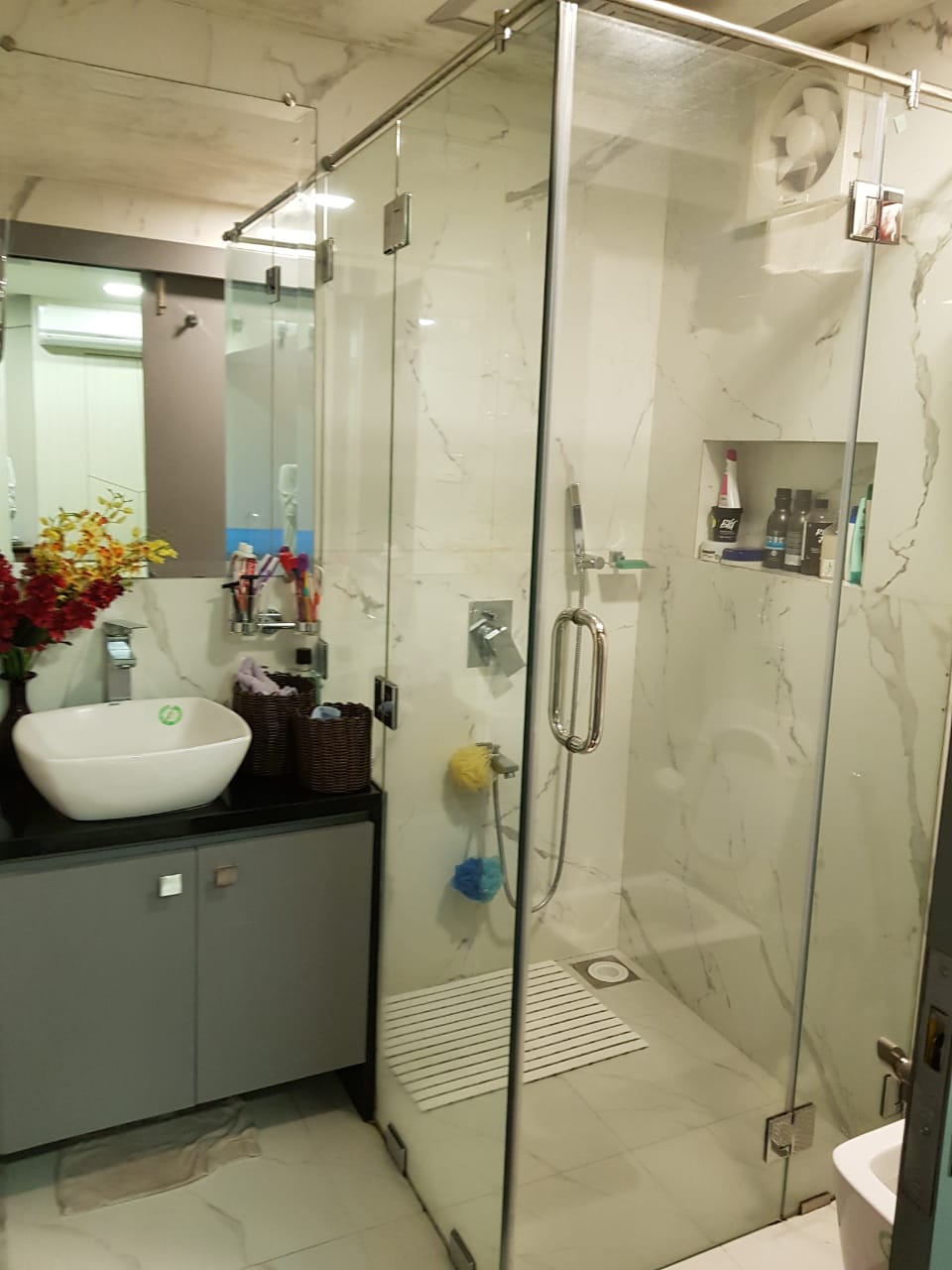 Commercial Bunglow for Rent in Off Hill Road Mumbai