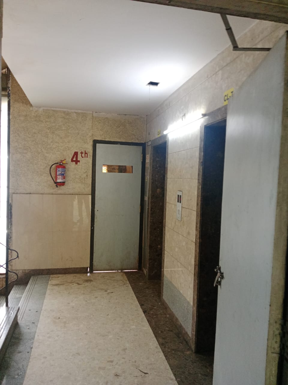 Office for Sale in Link  Road Mumbai