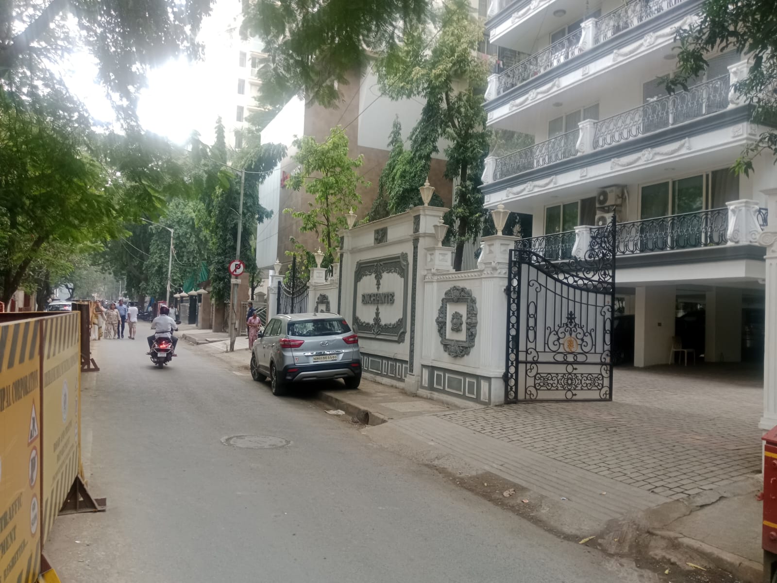 Shop for Rent in Khar West Mumbai