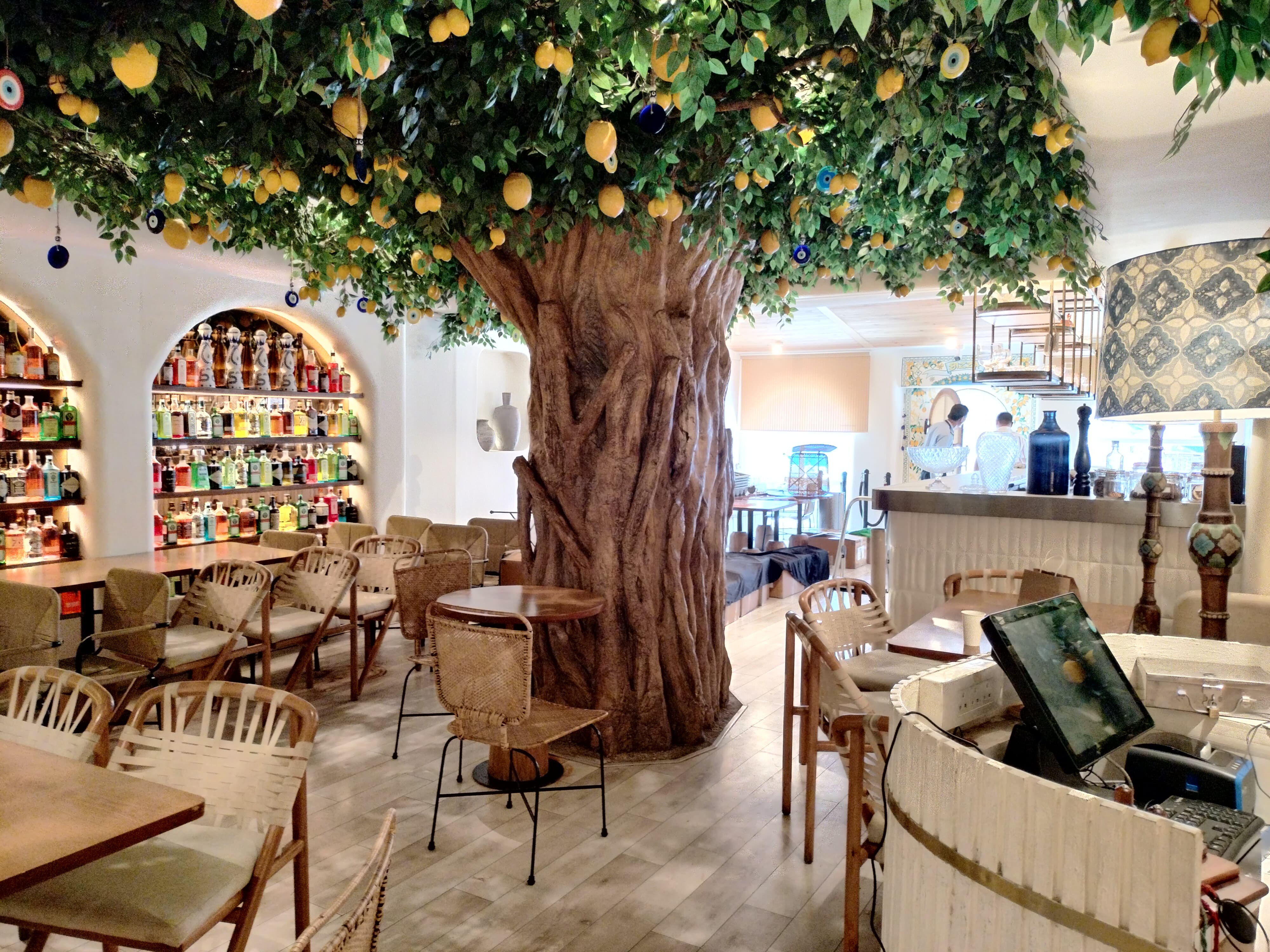 Restaurant for Rent in 35 Road Mumbai