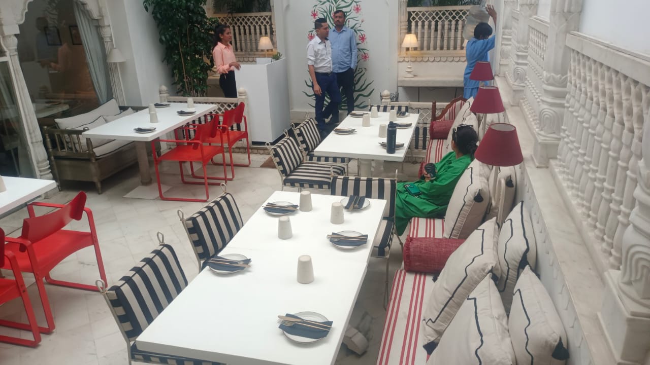 Restaurant for Rent in Bandra West Mumbai
