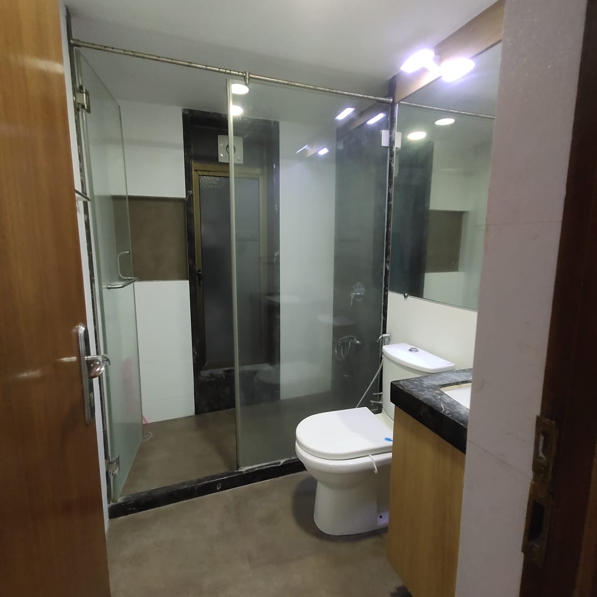 Apartment for Rent in Almeida park Mumbai