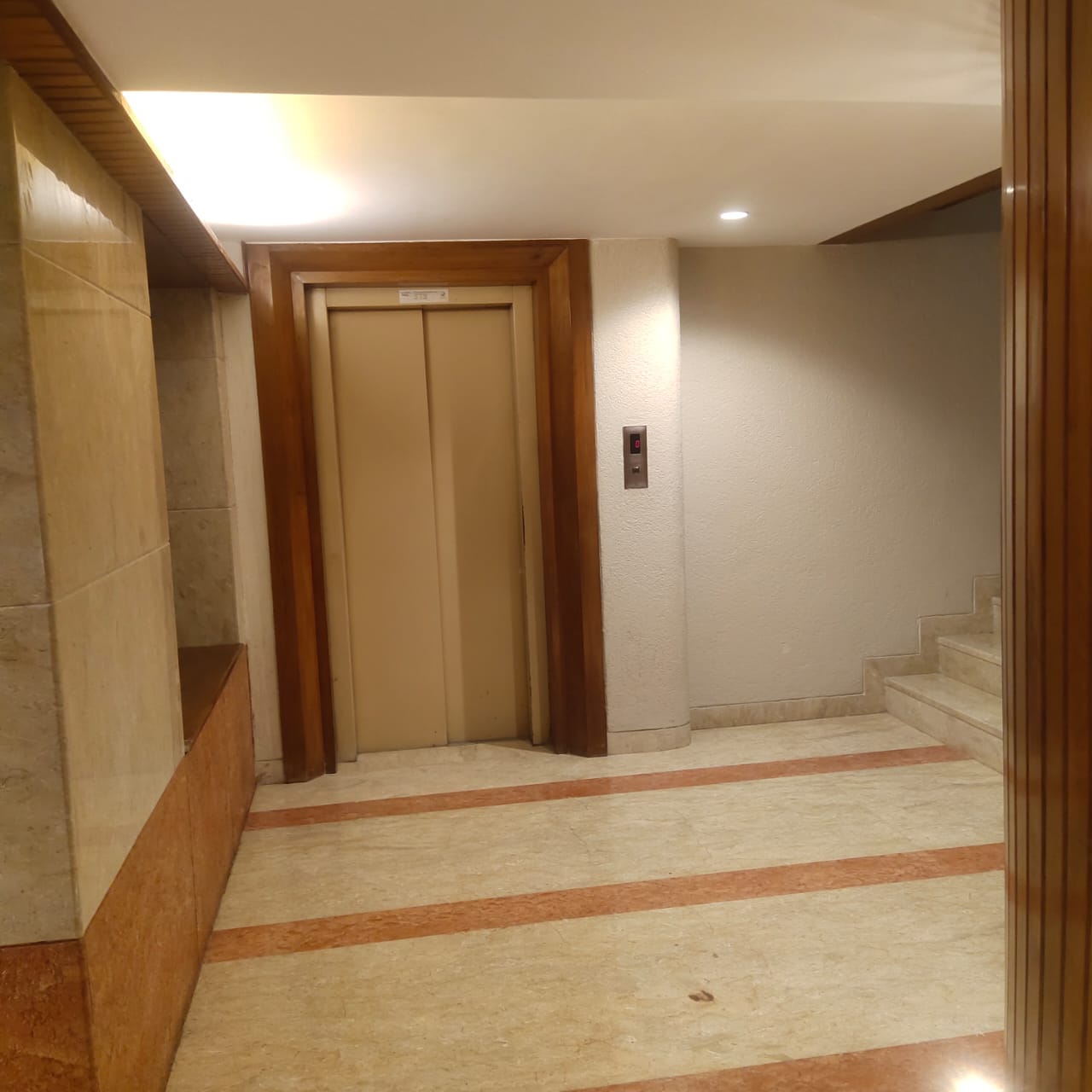 Apartment for Rent in Almeida park Mumbai