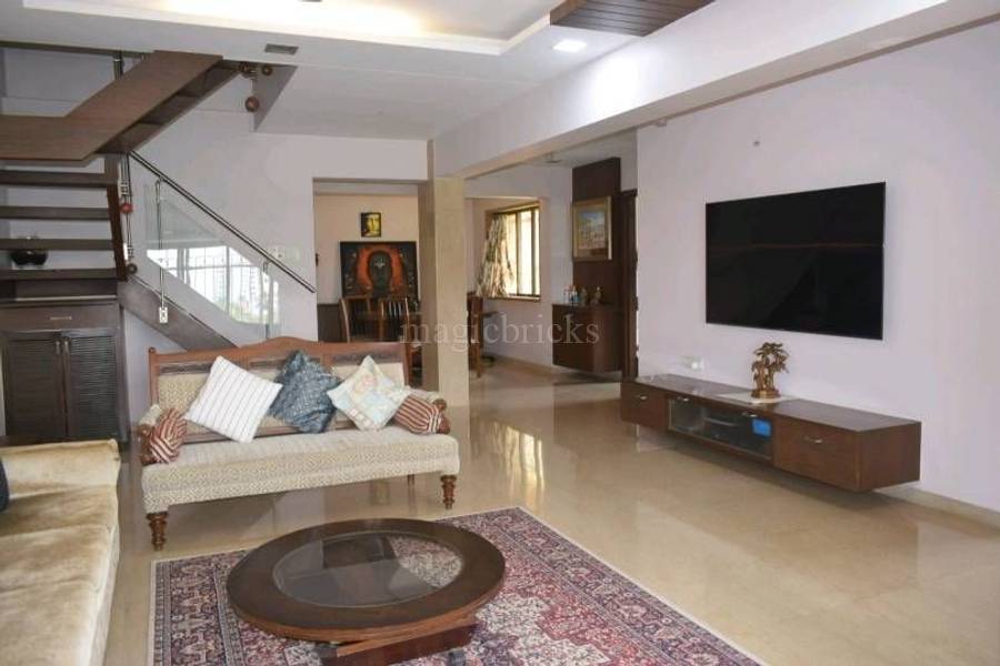 4 BHK Apartment for Sale in N S Road no.10 Mumbai