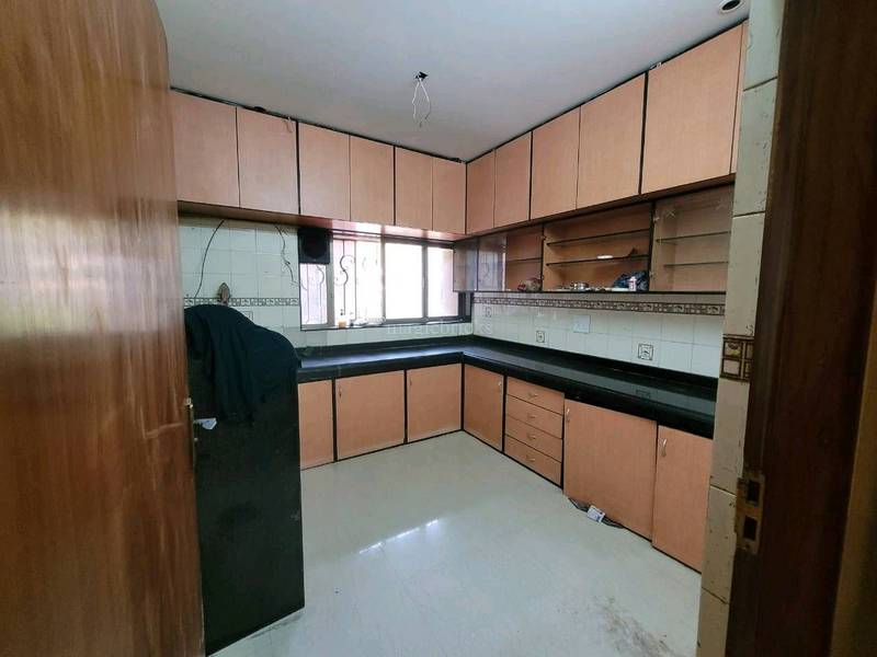 3 BHK Apartment for Rent in Gulmohar Cross rd no.4 Mumbai