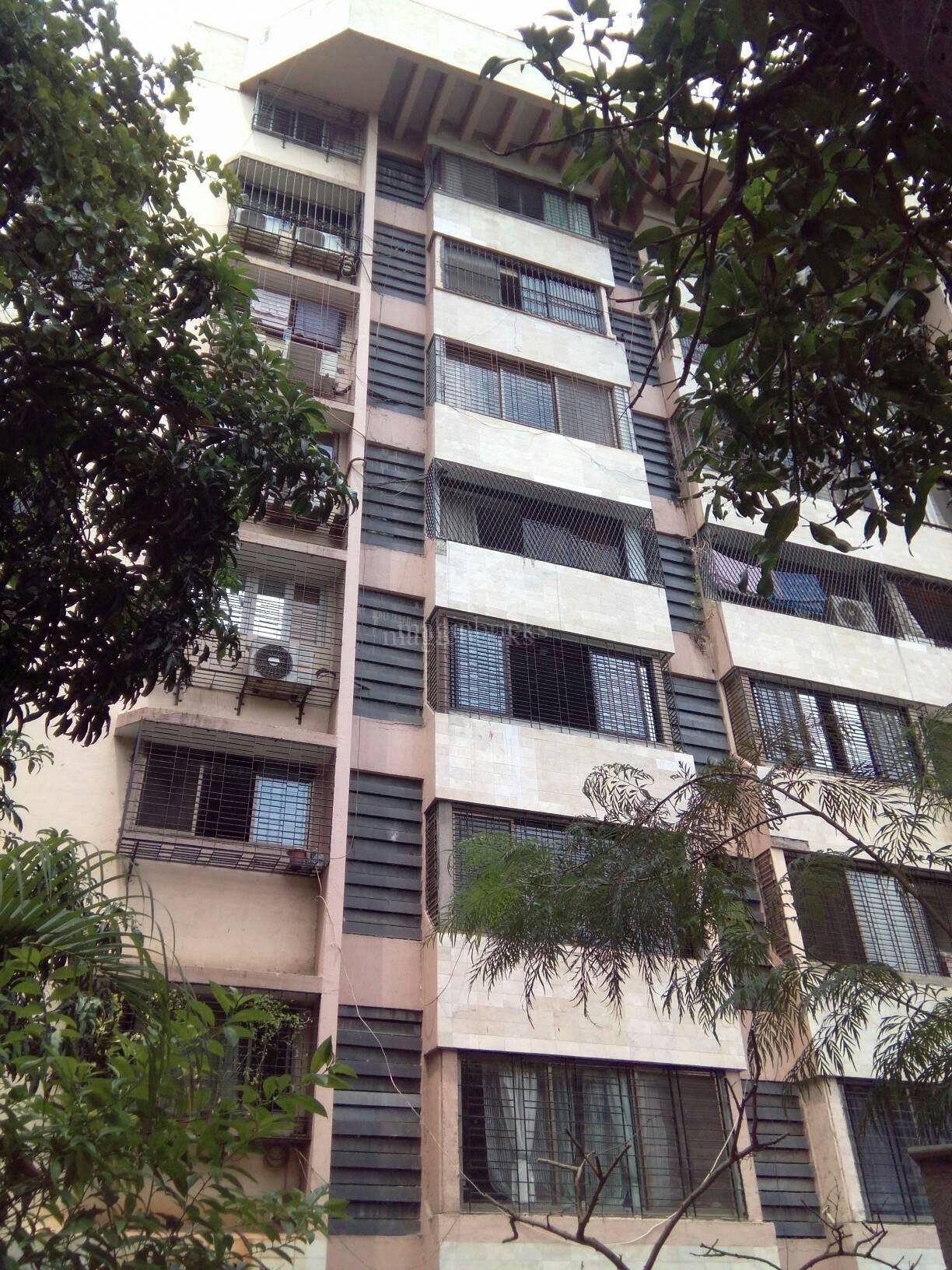 5 BHK Apartment for Sale in S V Road Mumbai