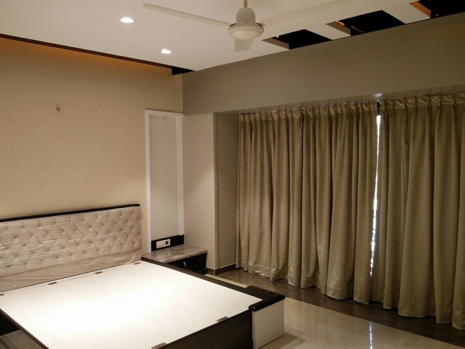 3 BHK Apartment for Sale in Almeida park Mumbai