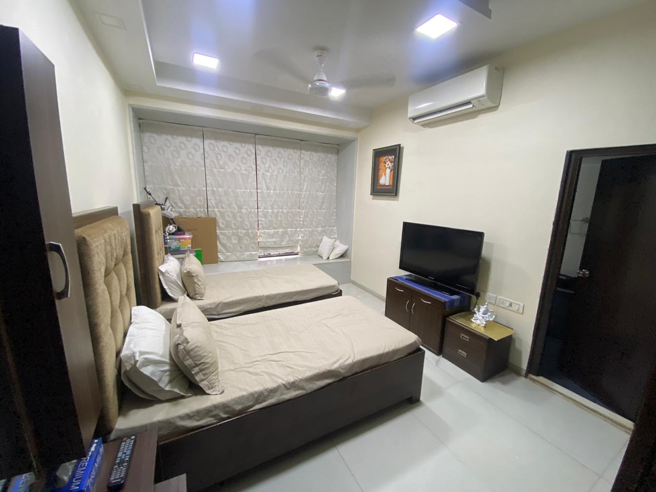 2 BHK Apartment for Rent in Pali Hill Mumbai