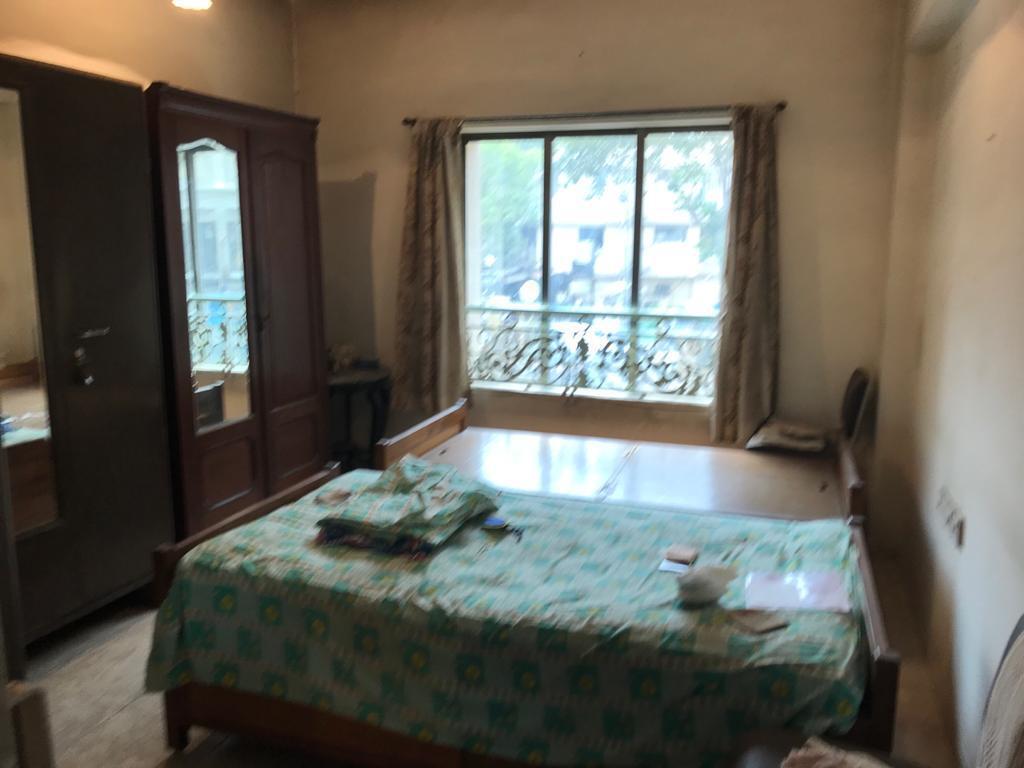 2 BHK Apartment for Sale in Perry cross road Mumbai