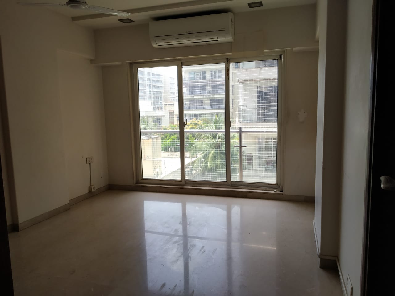 4 BHK Apartment for Sale in 15th Road Mumbai