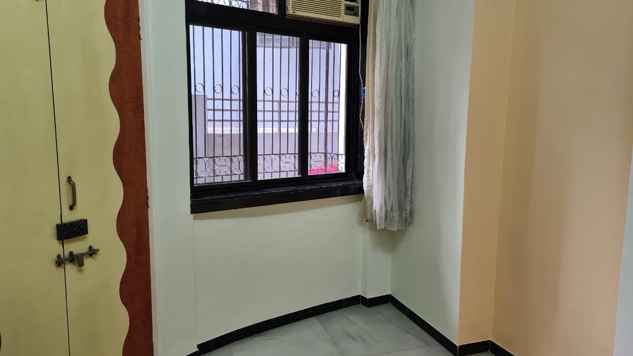 2 BHK Apartment for Rent in Santacruz West Mumbai