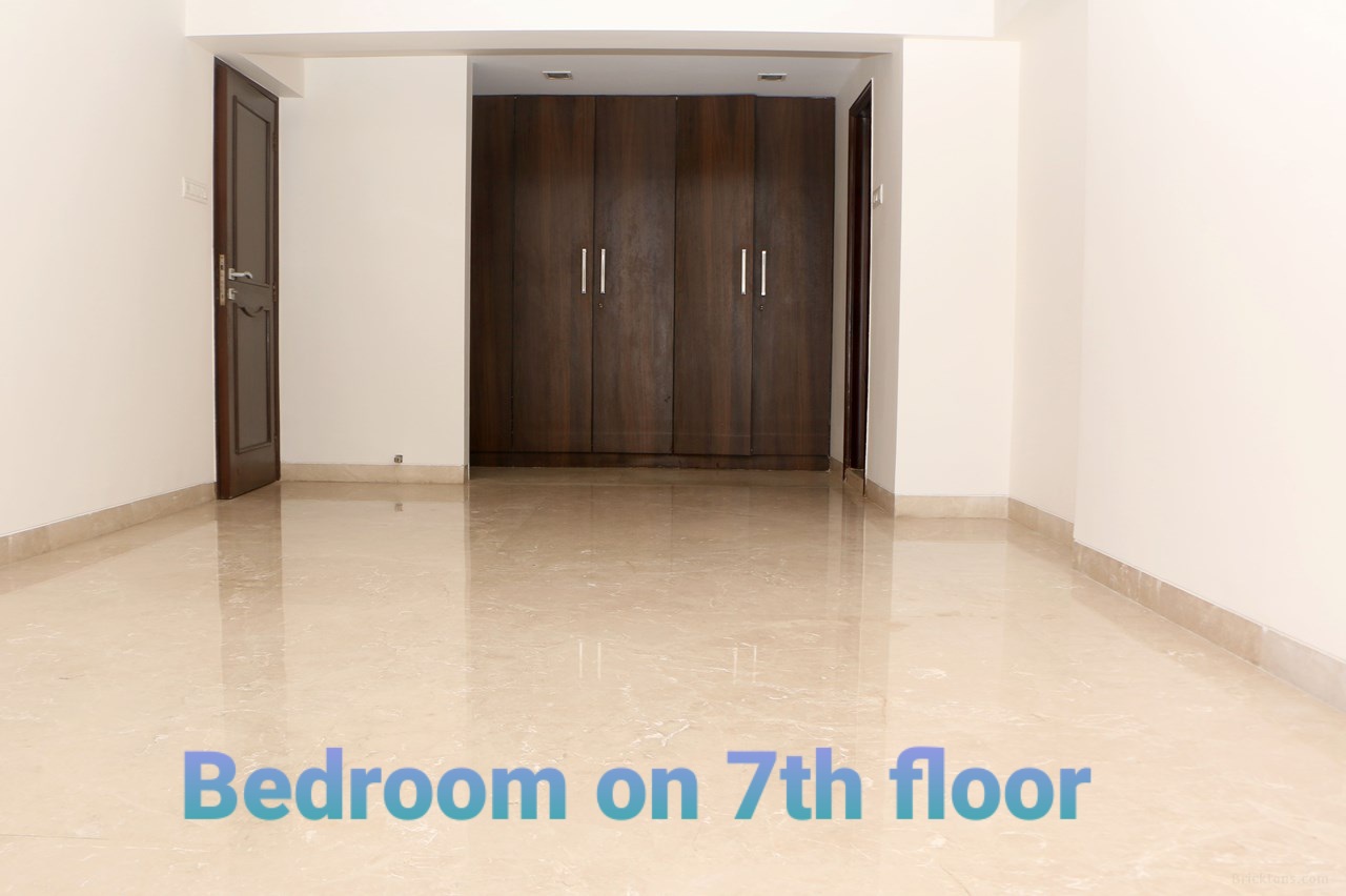4 BHK Apartment for Rent in Khar West Mumbai