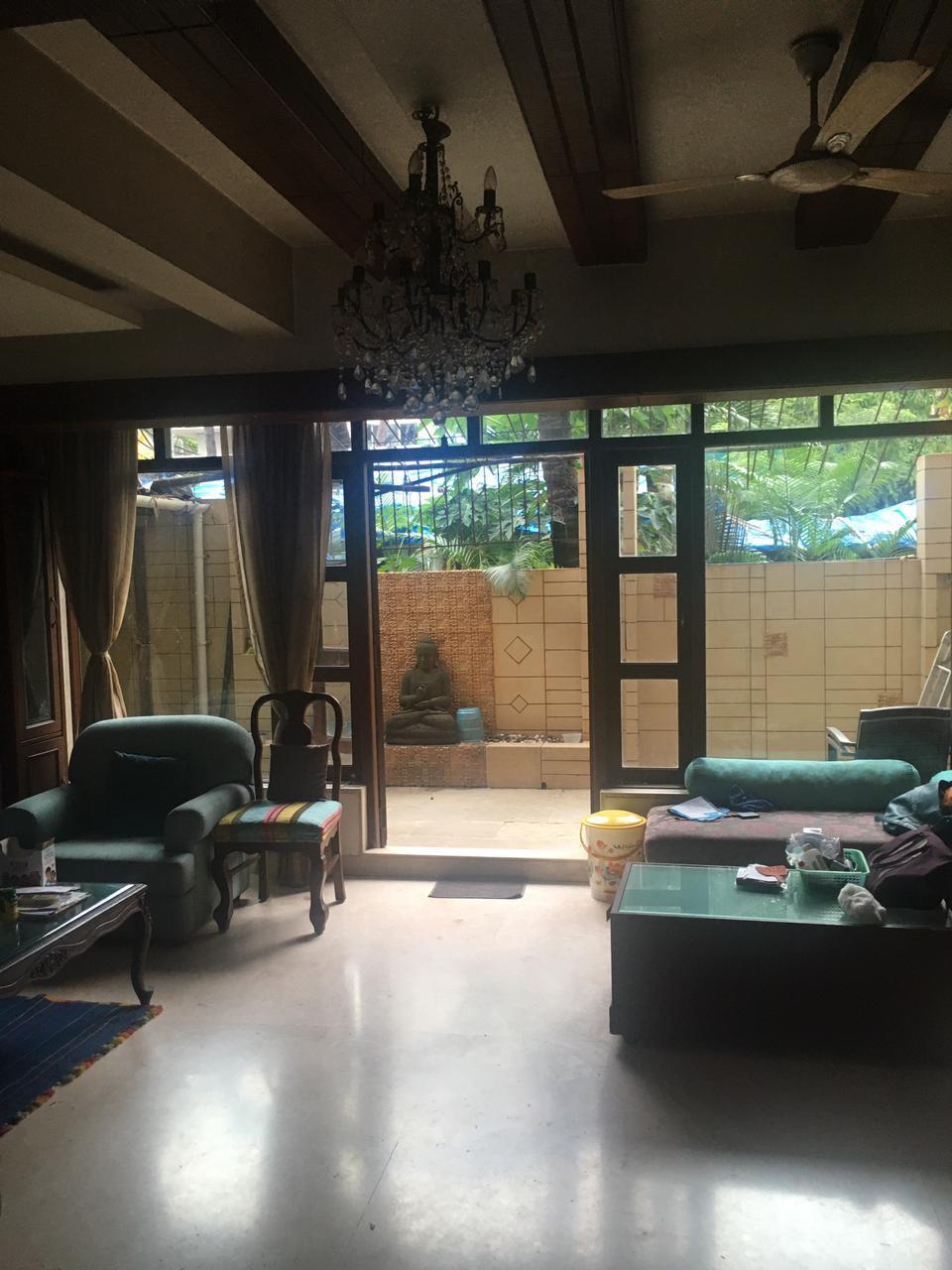 4 BHK Villa for Sale in Juhu Tara Rd Mumbai