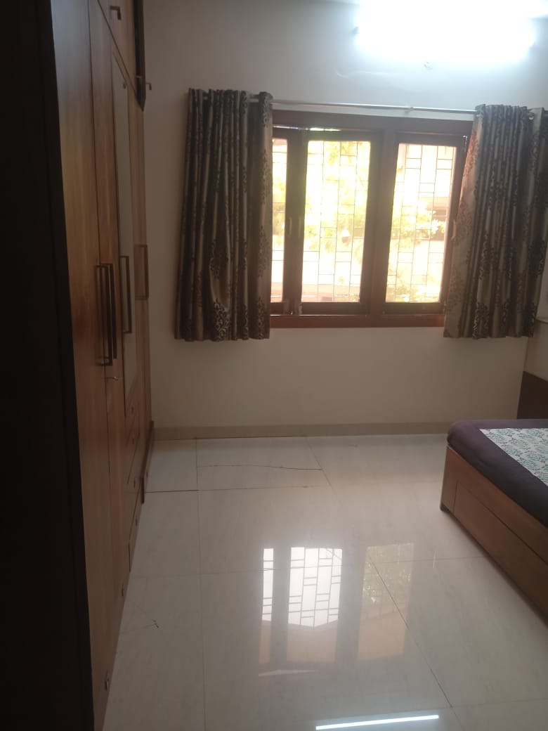 3 BHK Apartment for Rent in S V Road Mumbai