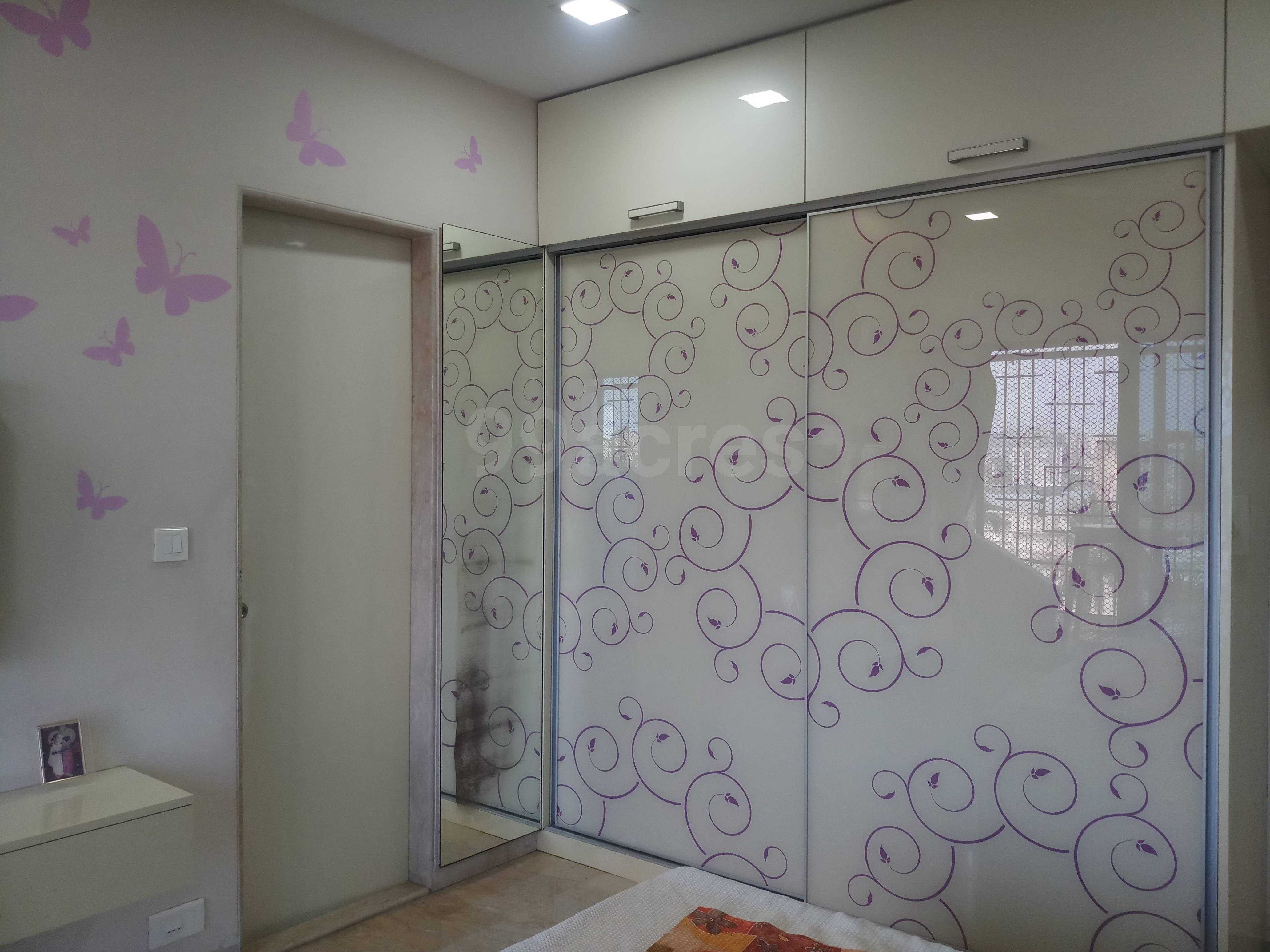 4 BHK Apartment for Sale in S V Road Mumbai