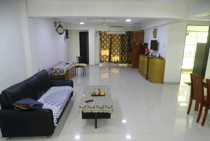 4 BHK Apartment for Sale in Khar West Mumbai