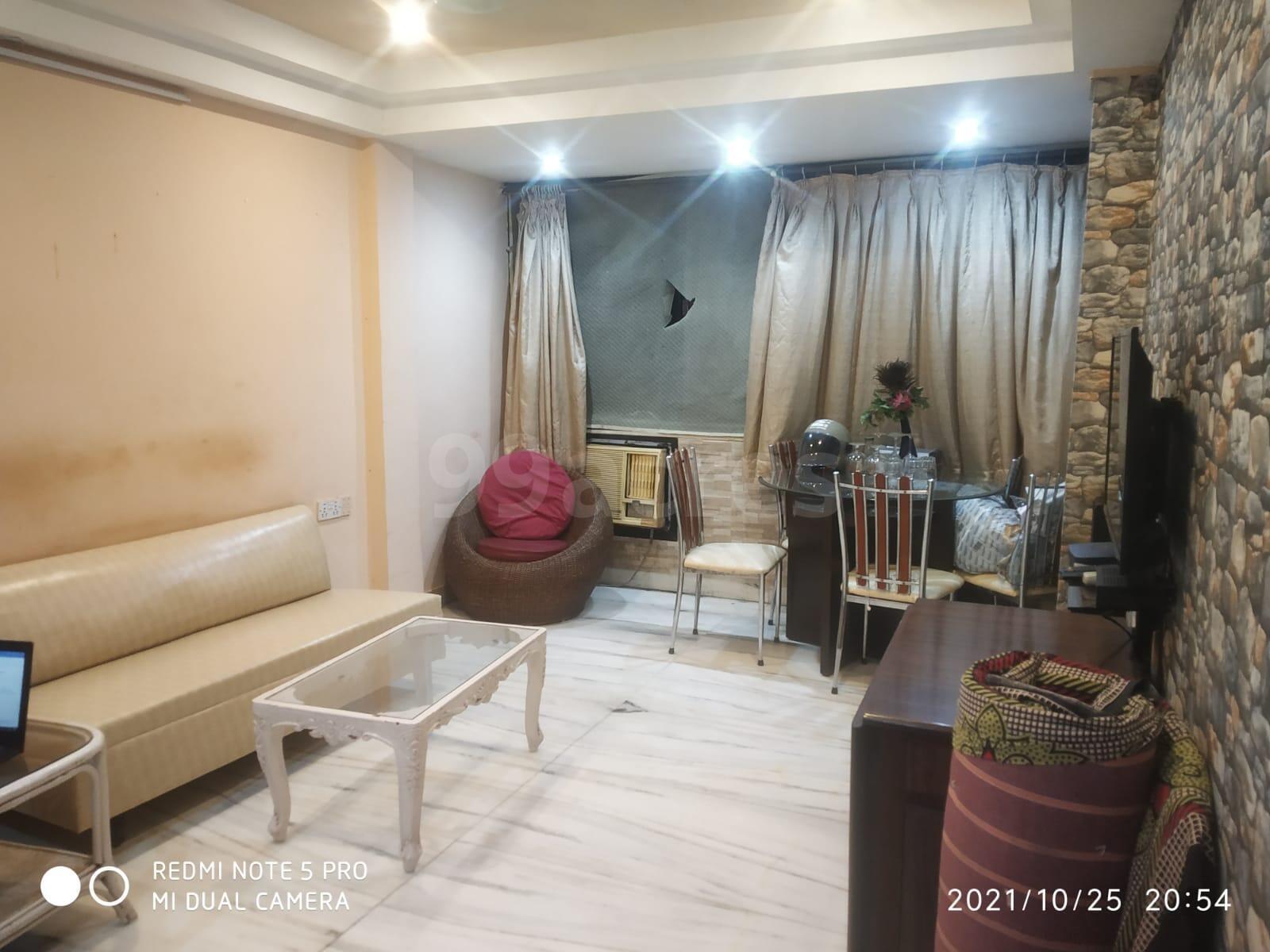 2 BHK Apartment for Rent in Khar West Mumbai