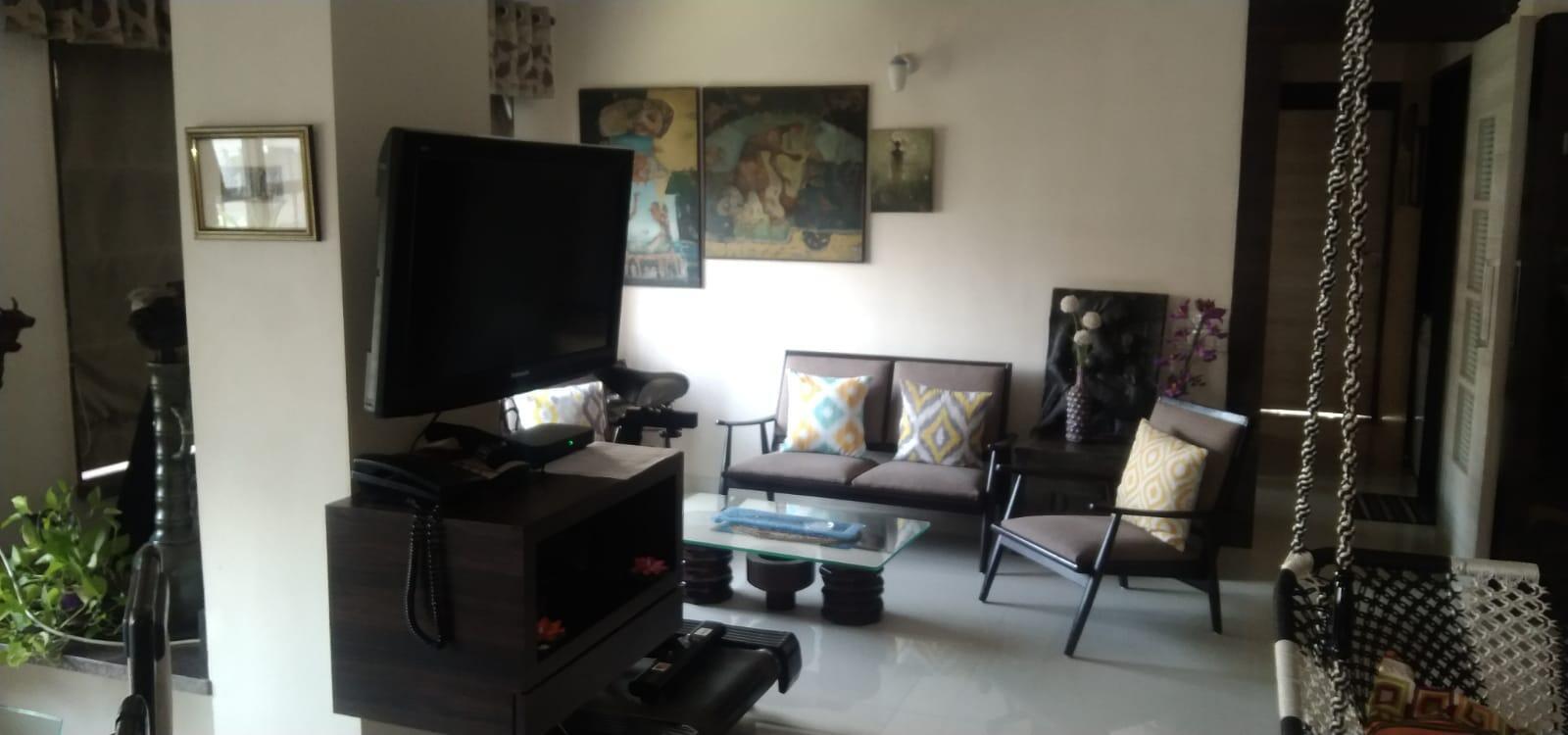 5 BHK Apartment for Sale in Adarsh Nagar Mumbai