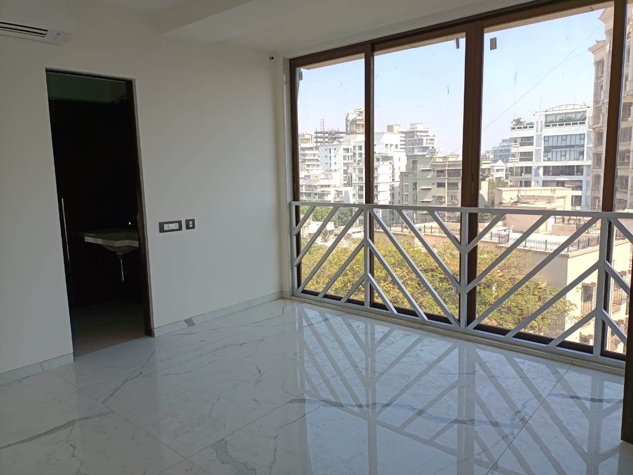 3 BHK Apartment for Sale in Bandra West Mumbai