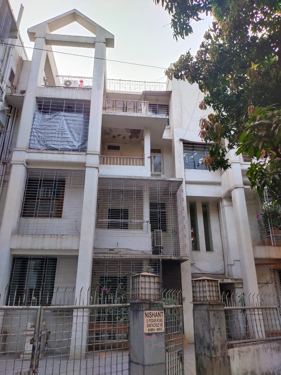 6 BHK Penthouse for Sale in Poddar St Mumbai