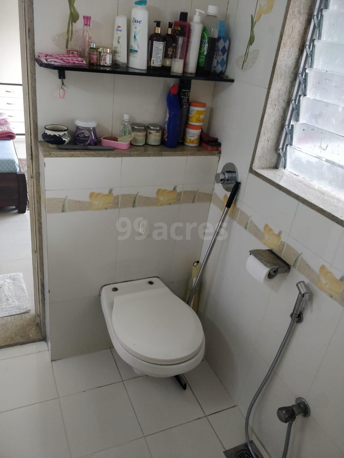 2 BHK Apartment for Sale in Off Hill Road Mumbai