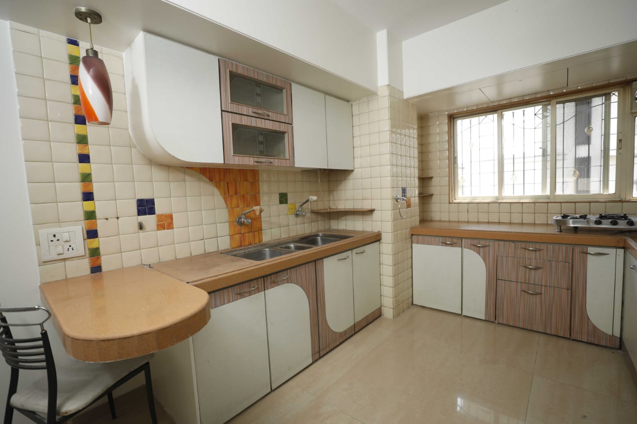 4 BHK Apartment for Rent in Sen Nagar, 4th rd Mumbai