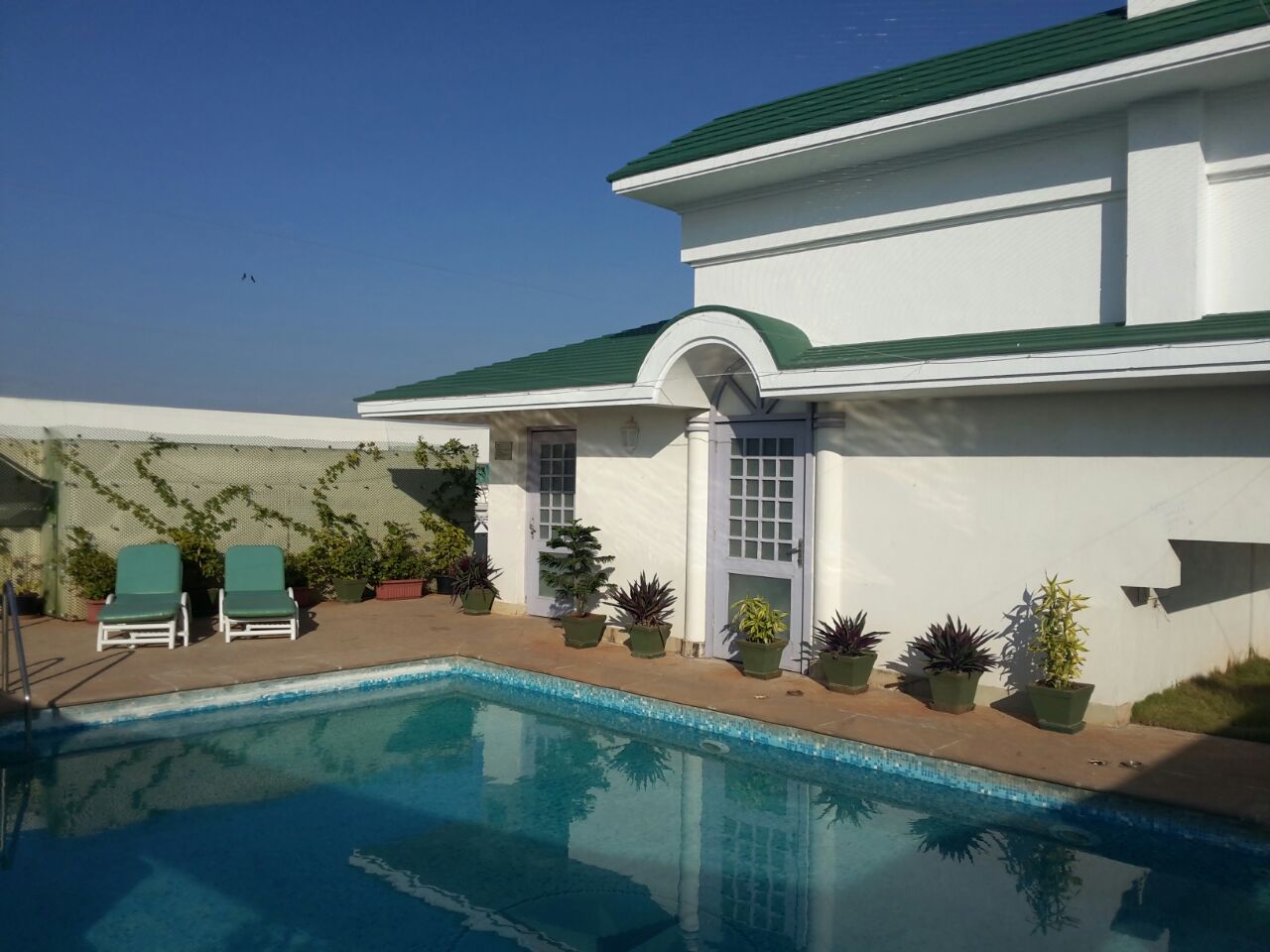 4 BHK Apartment for Rent in Almeida park Mumbai