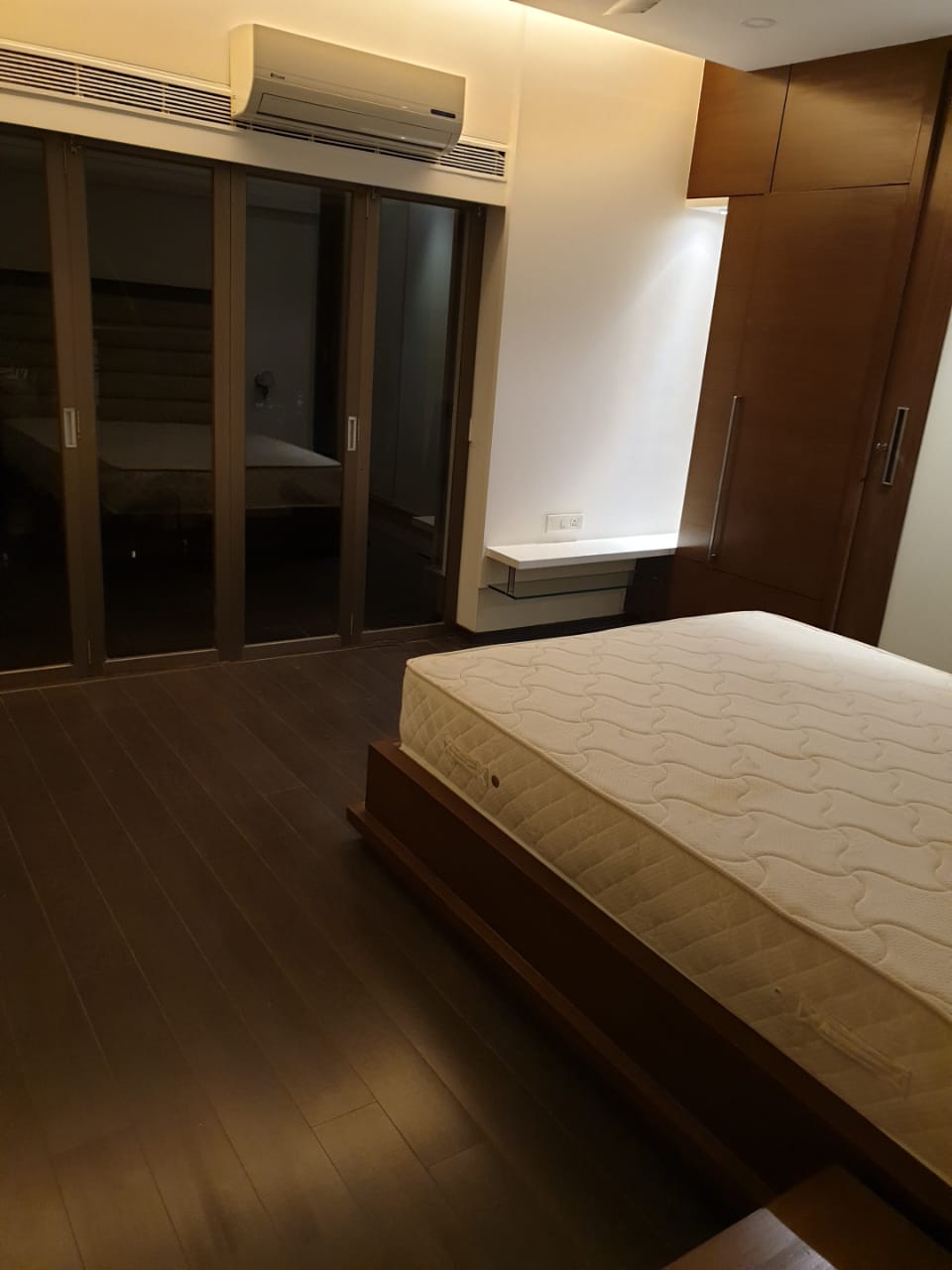 3 BHK Apartment for Sale in Bandra West Mumbai