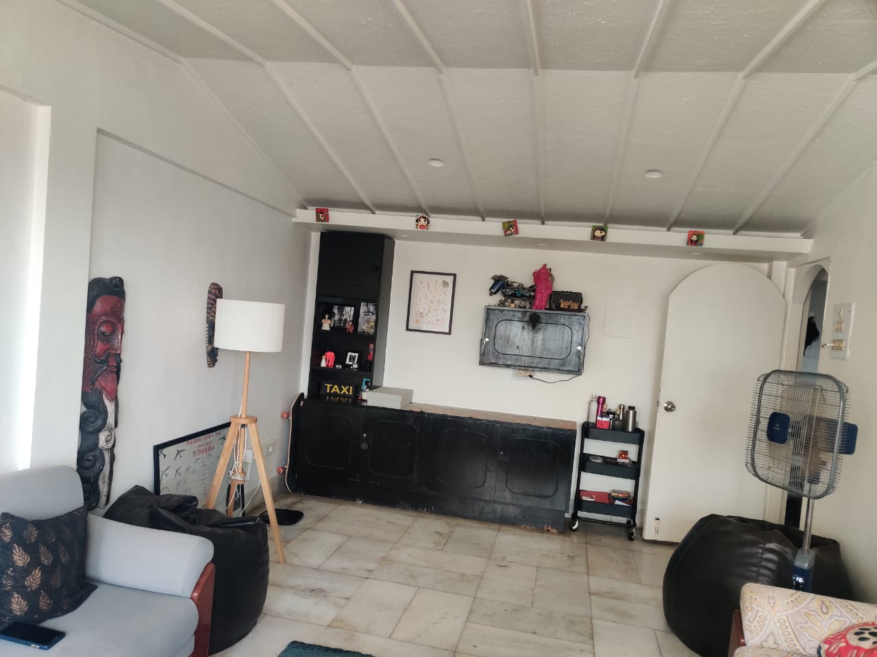 2 BHK Apartment for Rent in Pali Hill Mumbai