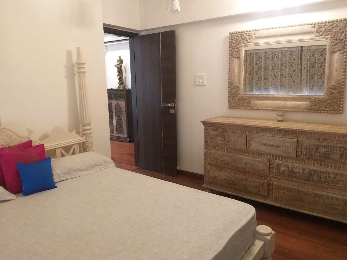 2 BHK Apartment for Rent in Khar West Mumbai