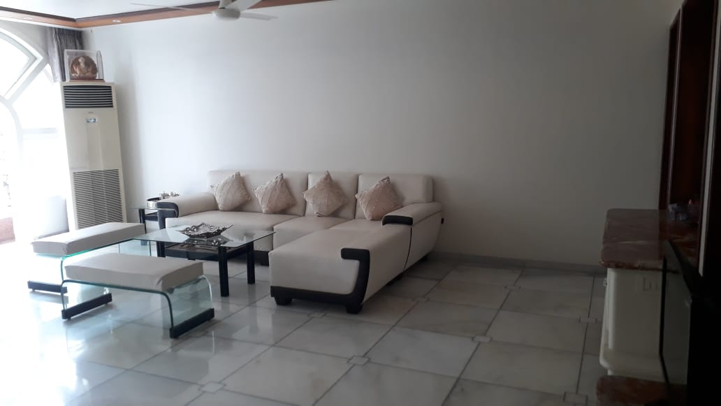 4 BHK Apartment for Sale in Khar Danda Road Mumbai